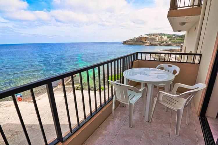 Marsalforn Seaview Apartment In A Quiet Area Qbajjar Exterior foto